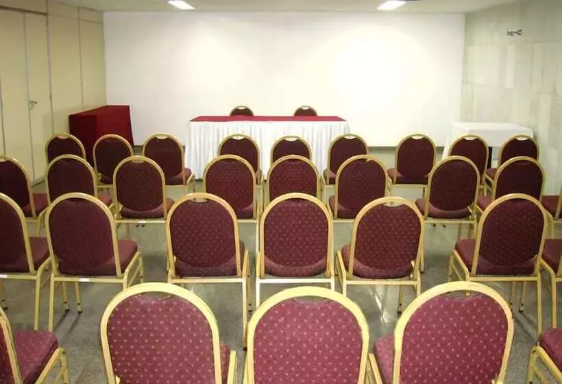 Отель Phenícia Bittar