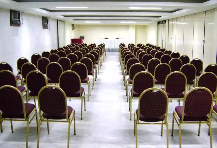 Отель Phenícia Bittar