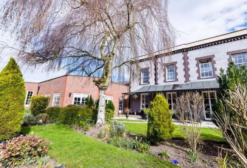 Отель Rossett Hall