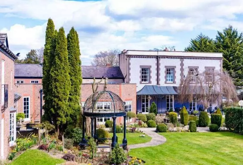 Отель Rossett Hall