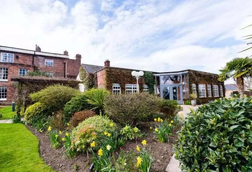 Отель Rossett Hall