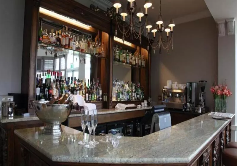 酒店 Brockencote Hall