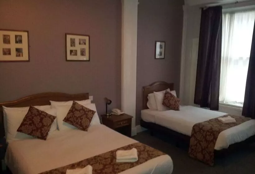 Отель The County