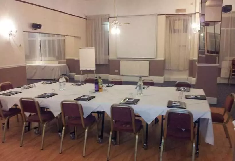 Отель The County