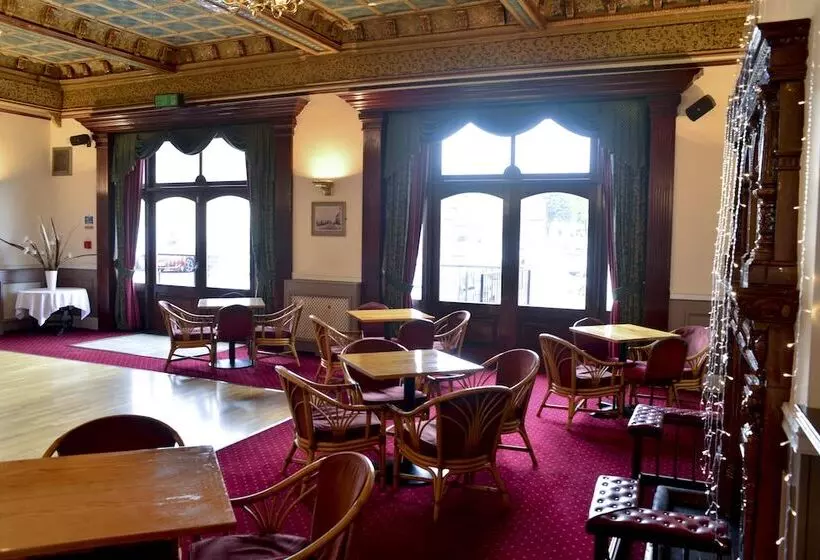 Отель The County