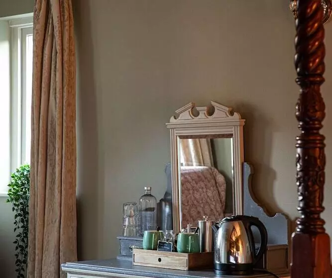 Отель The Devonshire Arms