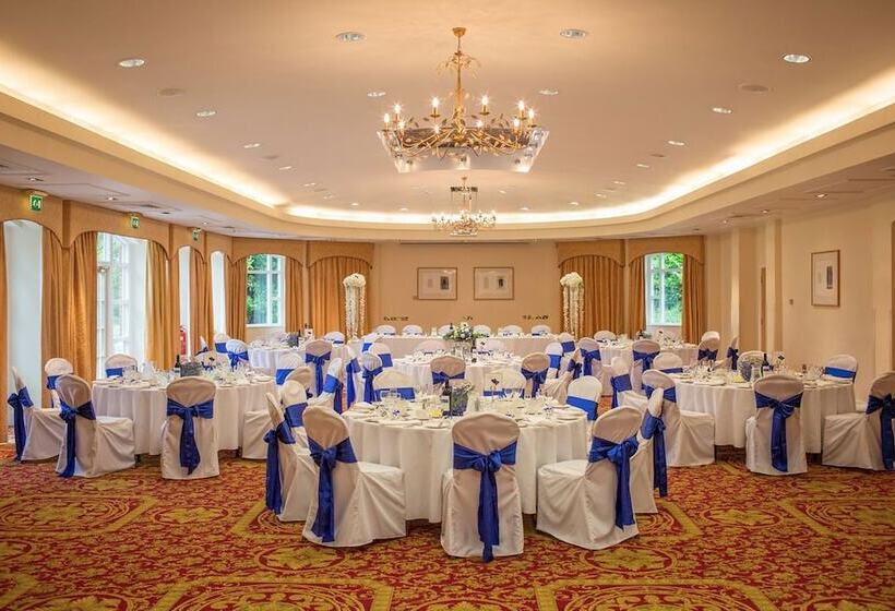 Отель The Fenwick