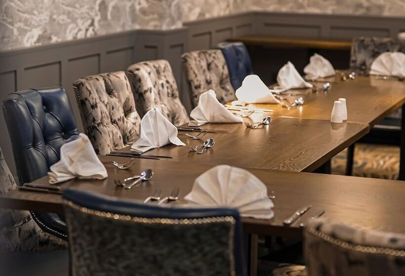 Отель The Fenwick