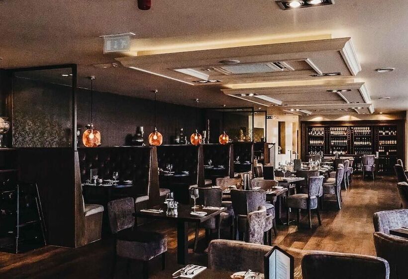 Отель The Fenwick