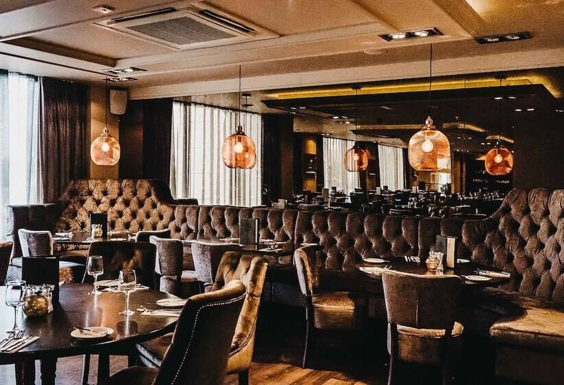 Отель The Fenwick