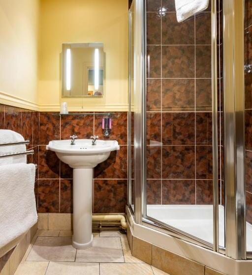 בית מלון כפרי The Half Moon Inn And Country Lodge