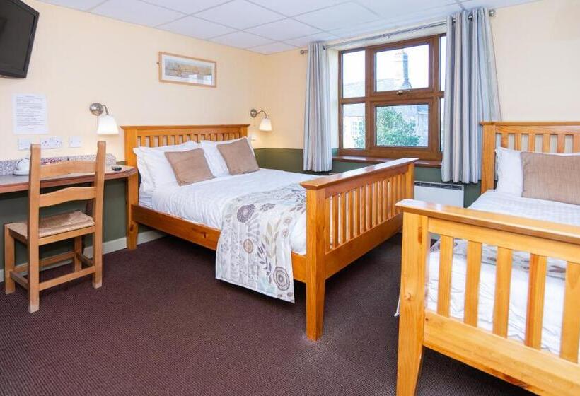 בית מלון כפרי The Half Moon Inn And Country Lodge