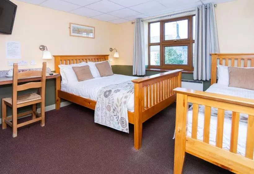 Hotel The Half Moon Inn And Country Lodge