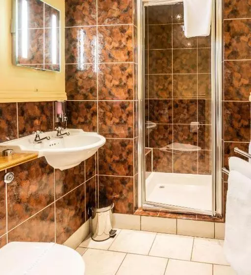 Hotel The Half Moon Inn And Country Lodge