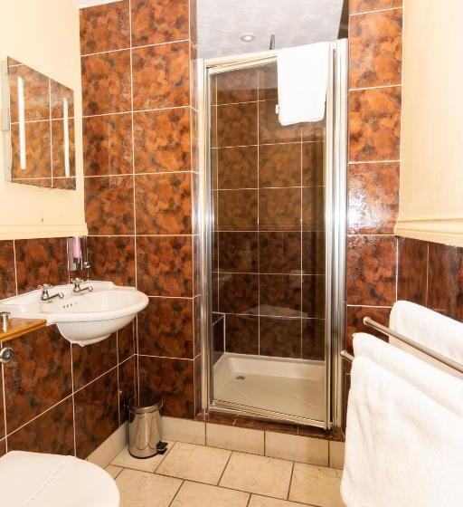 בית מלון כפרי The Half Moon Inn And Country Lodge