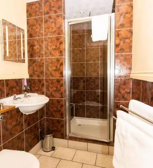 Hotel The Half Moon Inn And Country Lodge