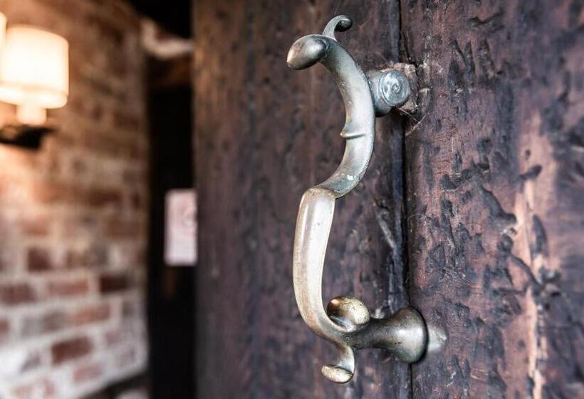 בית מלון כפרי The Half Moon Inn And Country Lodge