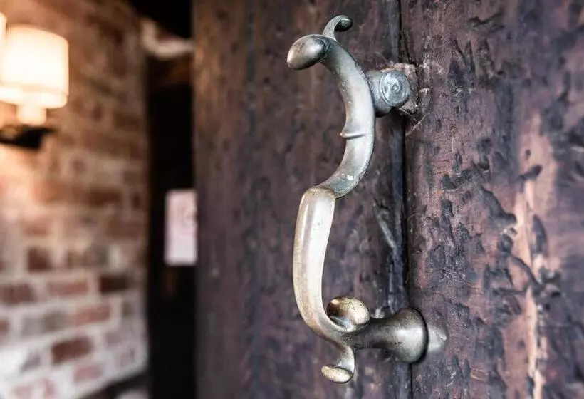 Hotel The Half Moon Inn And Country Lodge