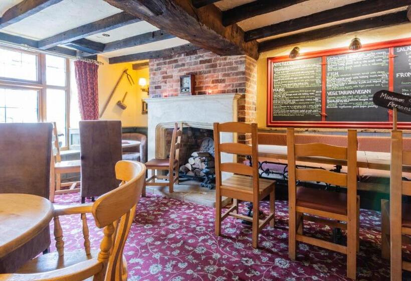 בית מלון כפרי The Half Moon Inn And Country Lodge