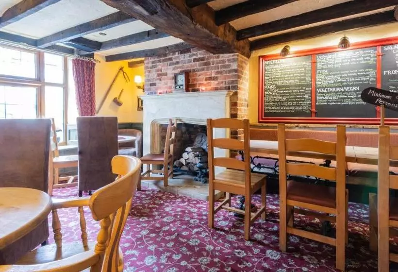 Hotel The Half Moon Inn And Country Lodge