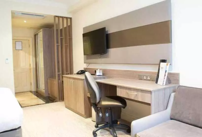 Отель Tong Park