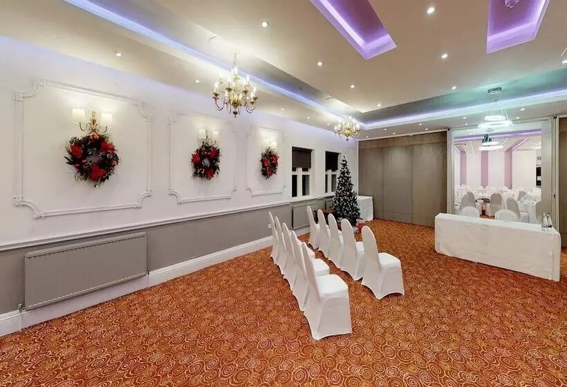 Отель Tong Park