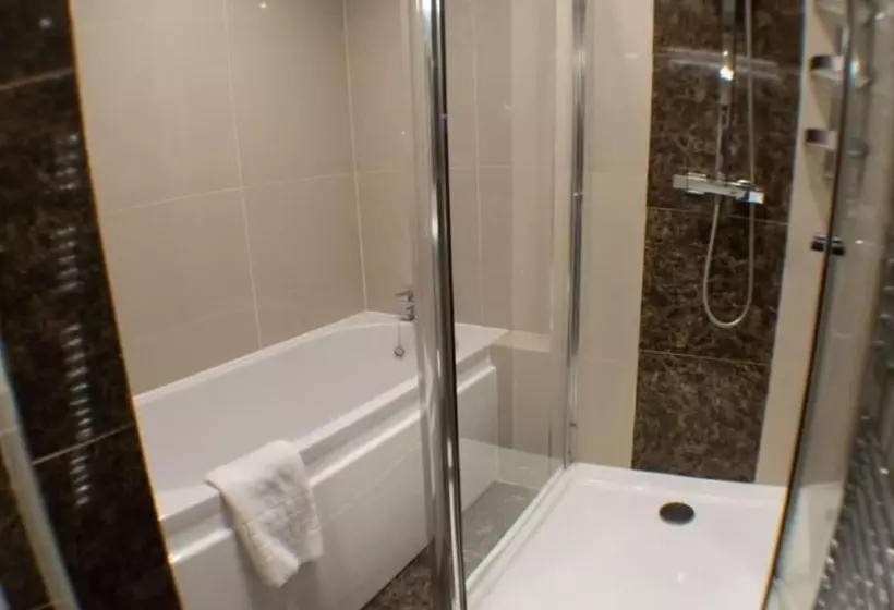 Отель Tong Park