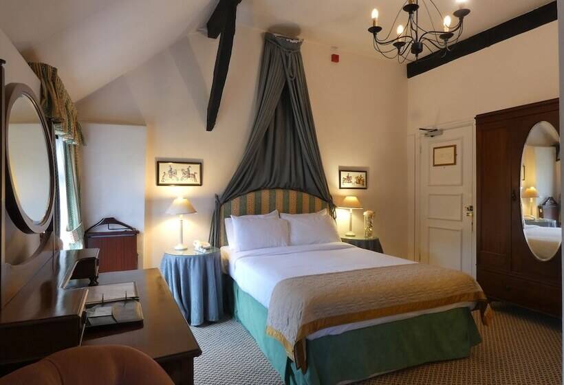 هتل Brook Marston Farm