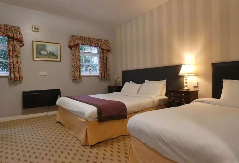 هتل Brook Marston Farm