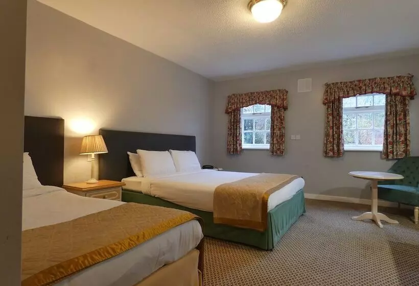 هتل Brook Marston Farm