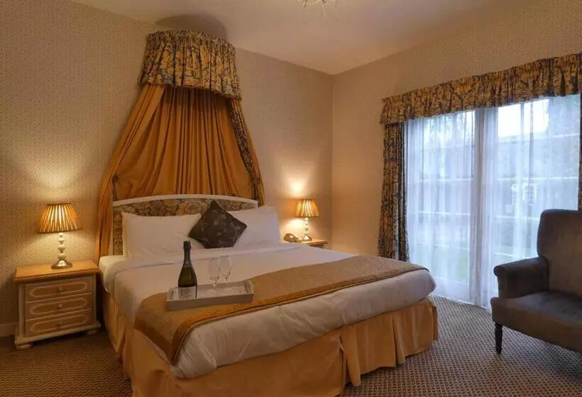 هتل Brook Marston Farm