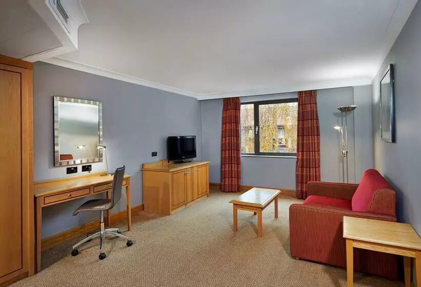 Hotel Doubletree By Hilton  Swindon