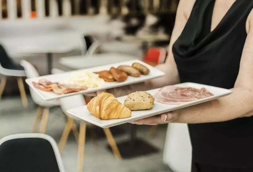 Отель Ibis London Barking