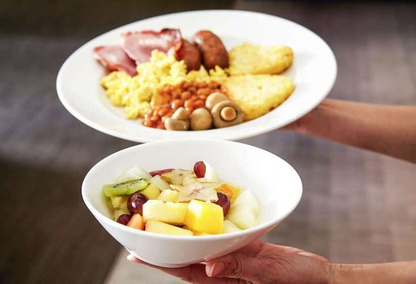 בית מלון כפרי Ibis London Barking