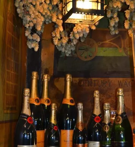 Отель Mermaid Inn