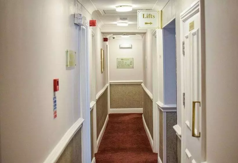 ホテル Pembridge Palace