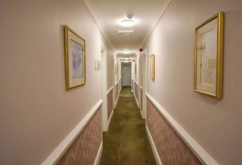 ホテル Pembridge Palace