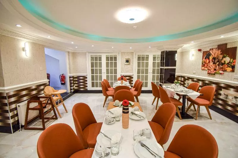 ホテル Pembridge Palace