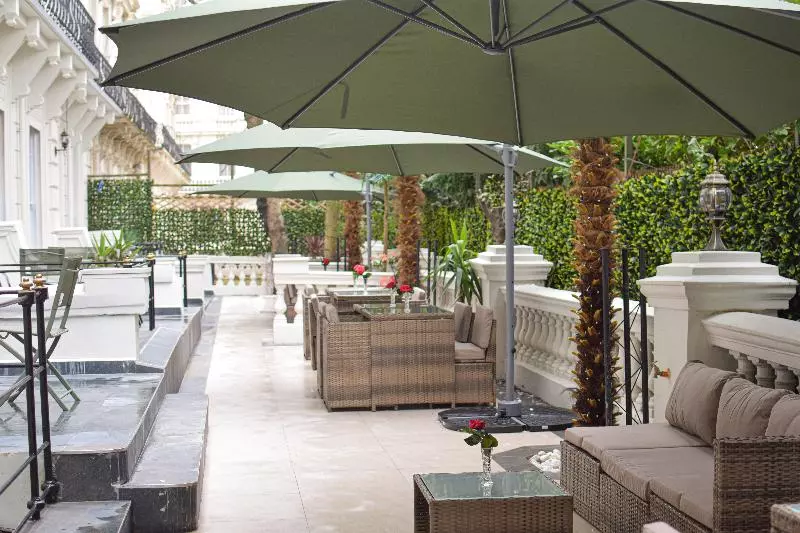 ホテル Pembridge Palace