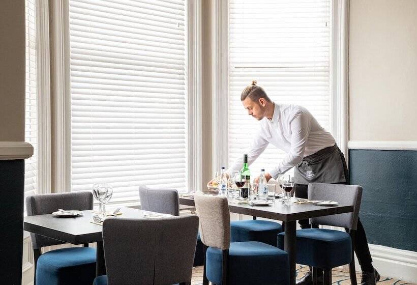 Отель The Marine