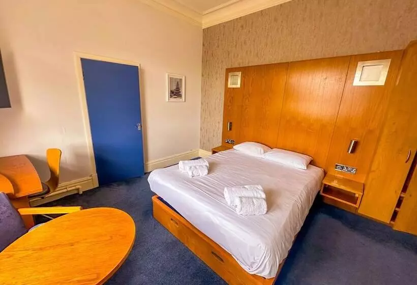 ホテル The New England