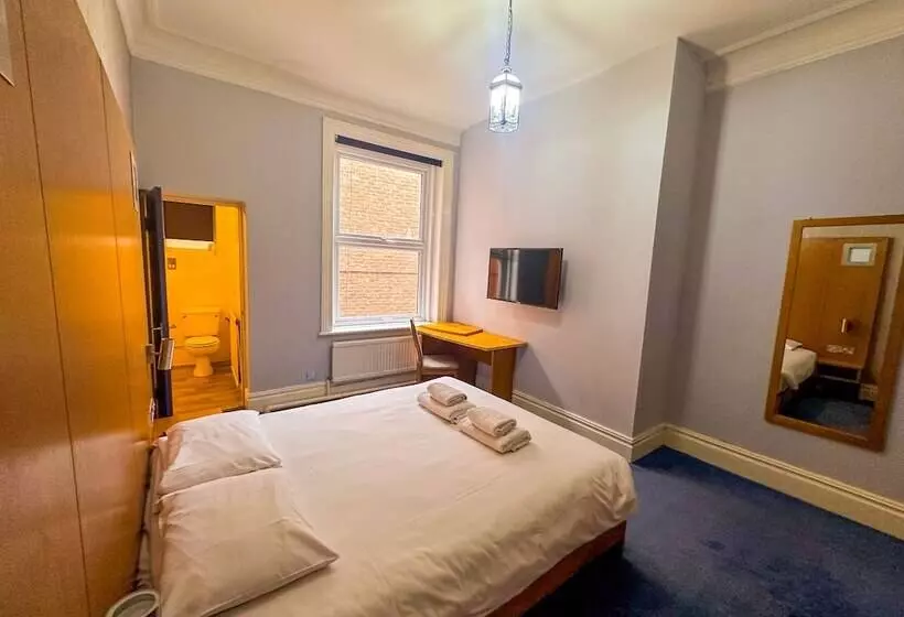 ホテル The New England