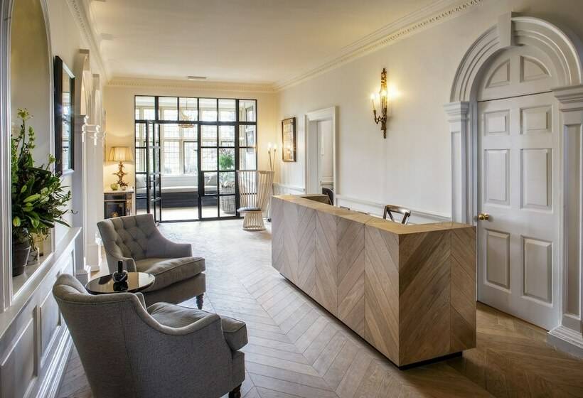 Отель The Slaughters Manor House