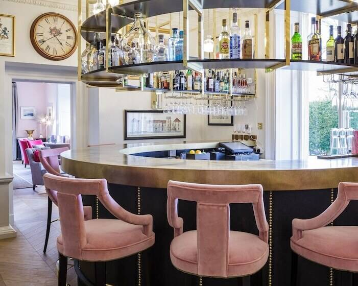 Отель The Slaughters Manor House