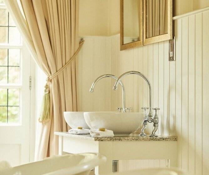 Отель The Slaughters Manor House