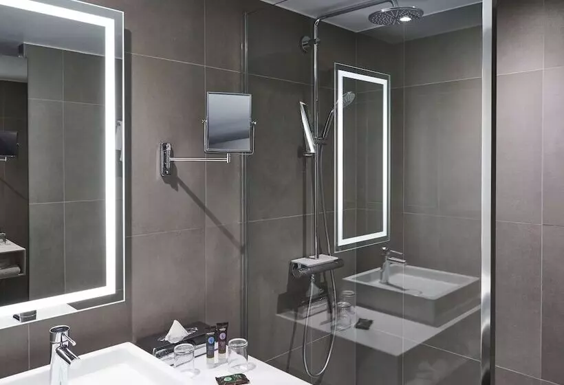 Novotel Birmingham Airport Terminal Building Nec