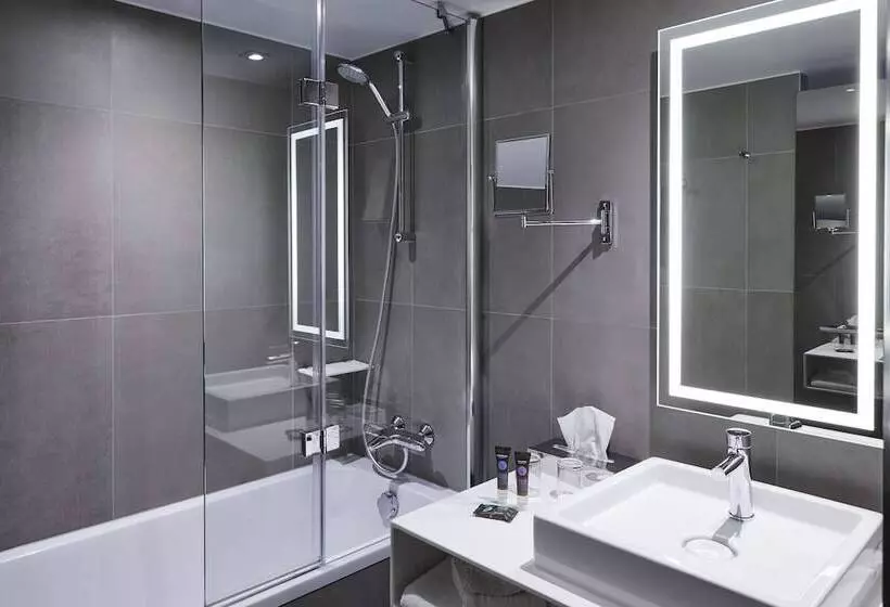 Novotel Birmingham Airport Terminal Building Nec