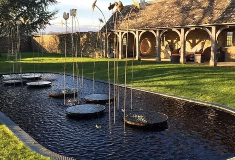 فندق Whatley Manor