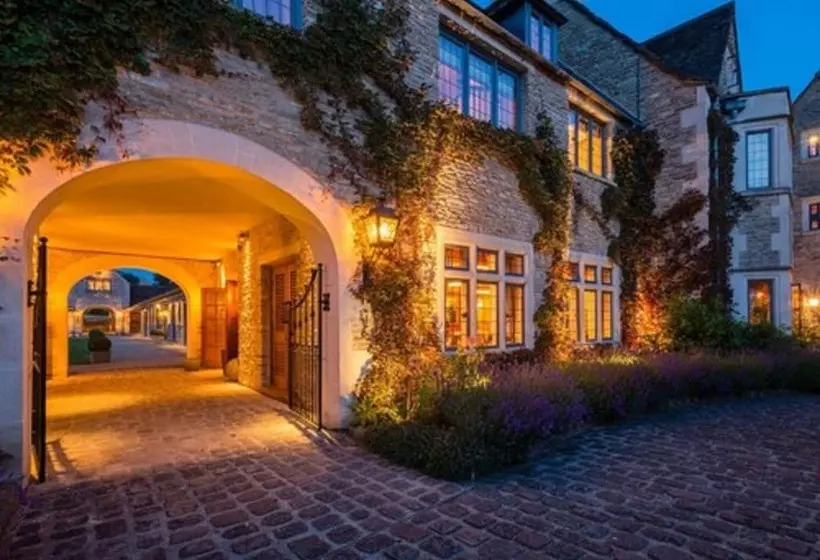 فندق Whatley Manor