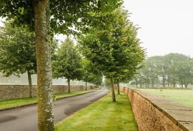 فندق Whatley Manor